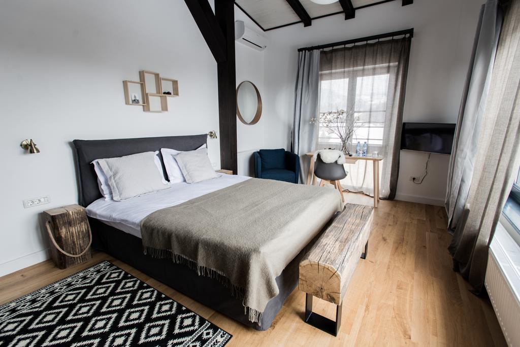 The Pines Boutique Villa Brasov Bagian luar foto